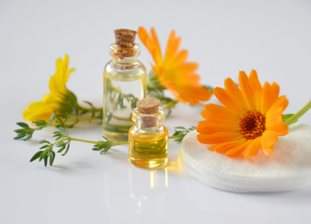 luxury-non-toxic-perfume-brand-natural-perfumes-essential-oils-plant-based-extracts